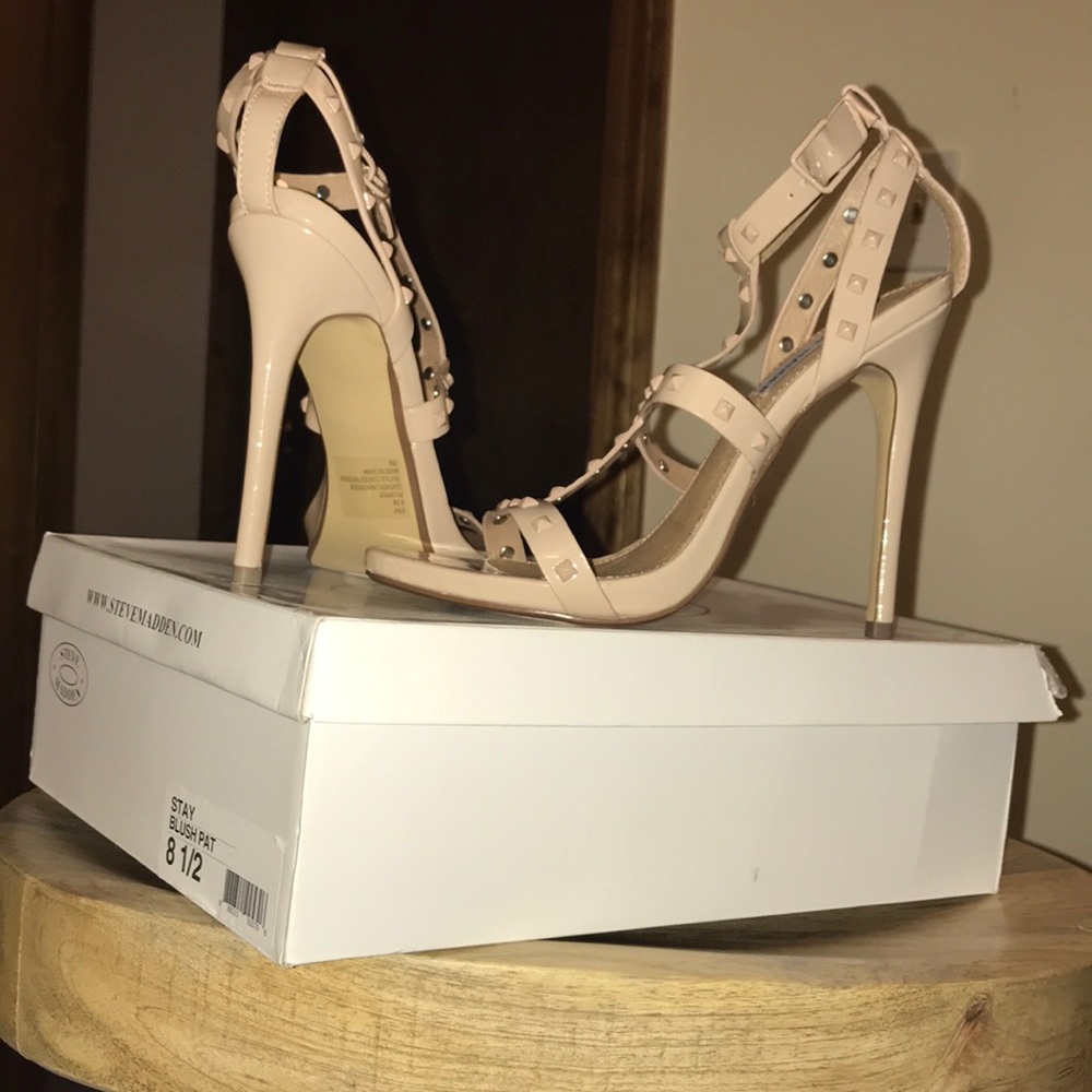 NW/OT Steve Madden nude heels